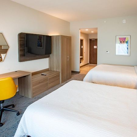 Holiday Inn Express & Suites Pensacola Airport North - I-10 By Ihg Ferry Pass Eksteriør billede