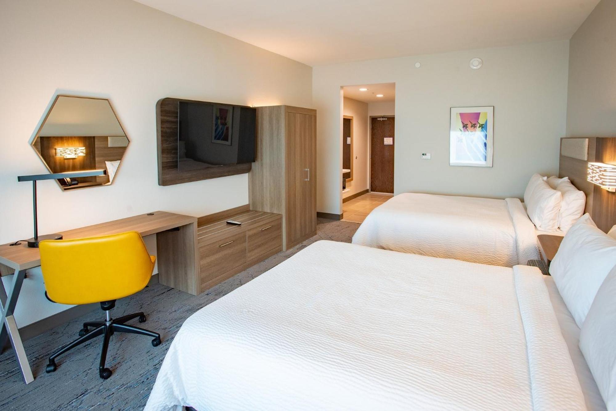 Holiday Inn Express & Suites Pensacola Airport North - I-10 By Ihg Ferry Pass Eksteriør billede