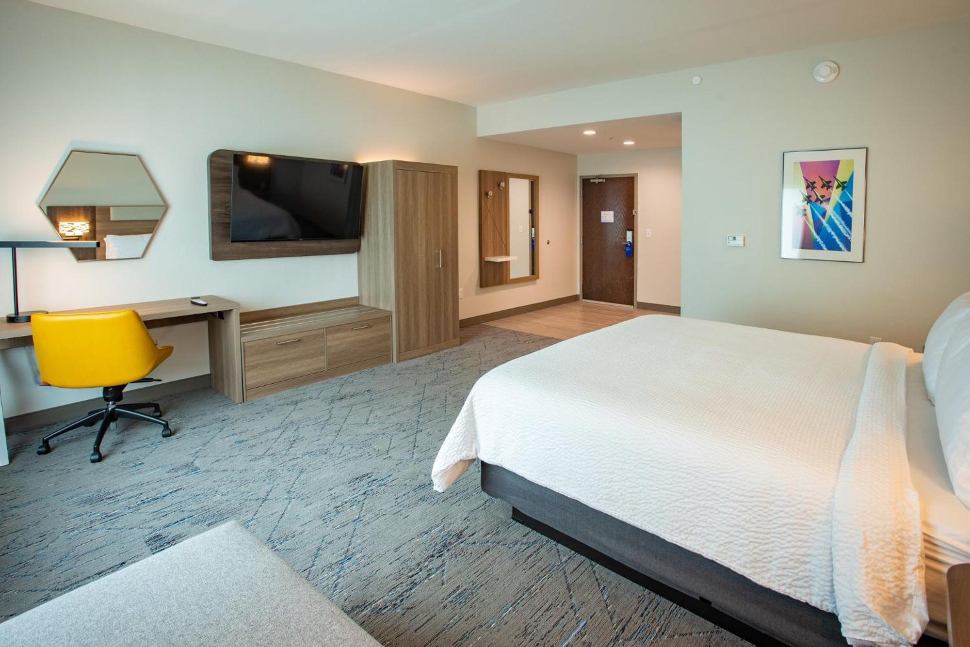Holiday Inn Express & Suites Pensacola Airport North - I-10 By Ihg Ferry Pass Eksteriør billede