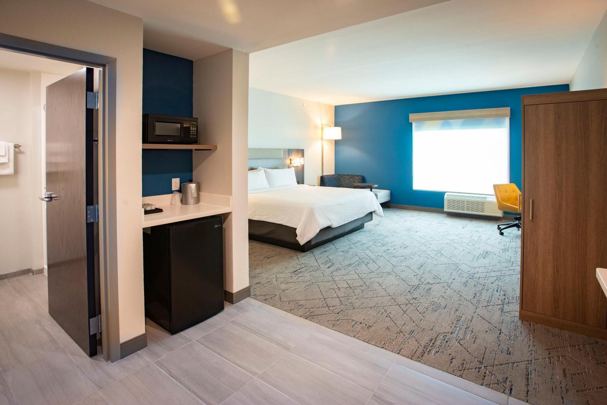 Holiday Inn Express & Suites Pensacola Airport North - I-10 By Ihg Ferry Pass Eksteriør billede